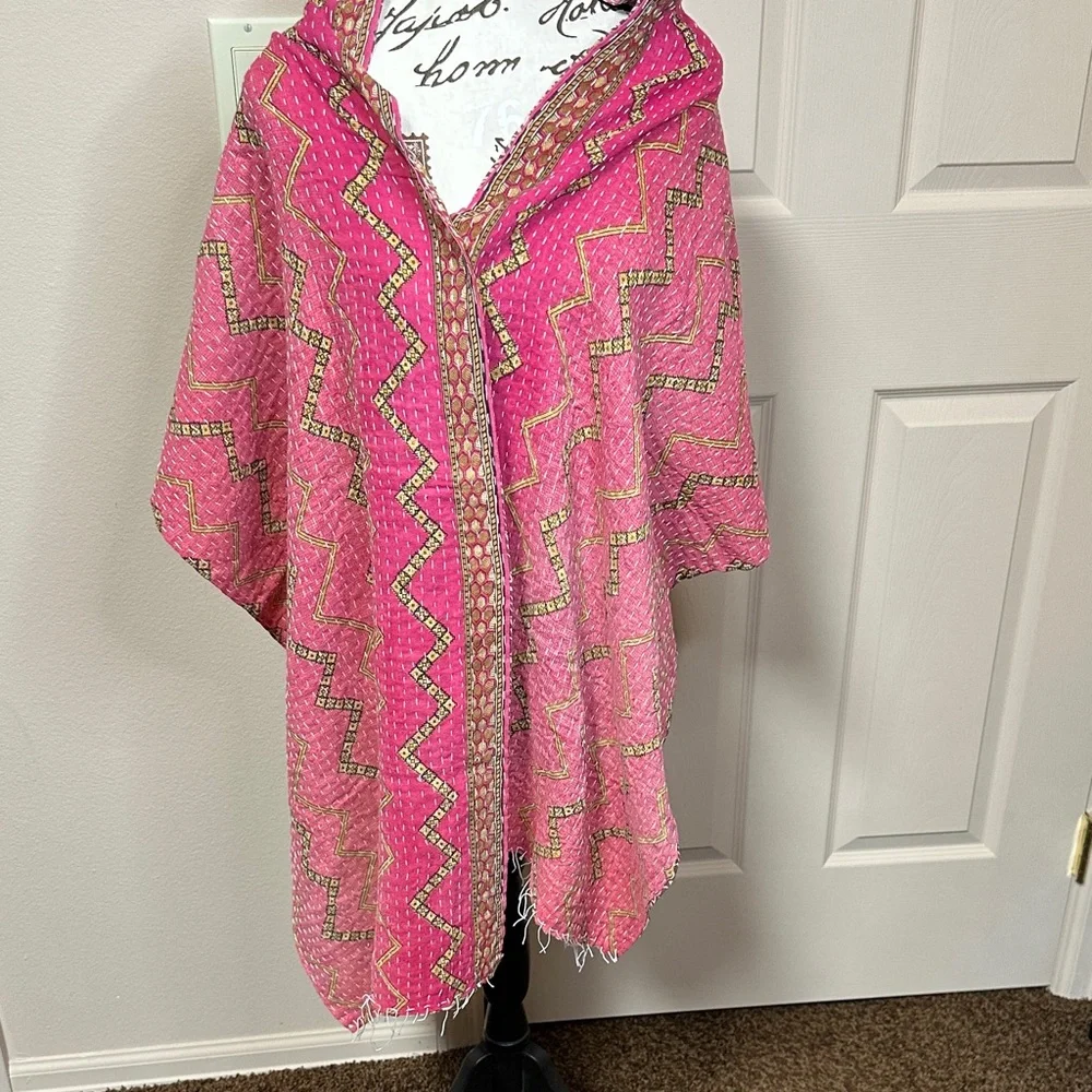 Floral and Geometric Reversible Patterned Kantha Scarf - Picture 3 of 3